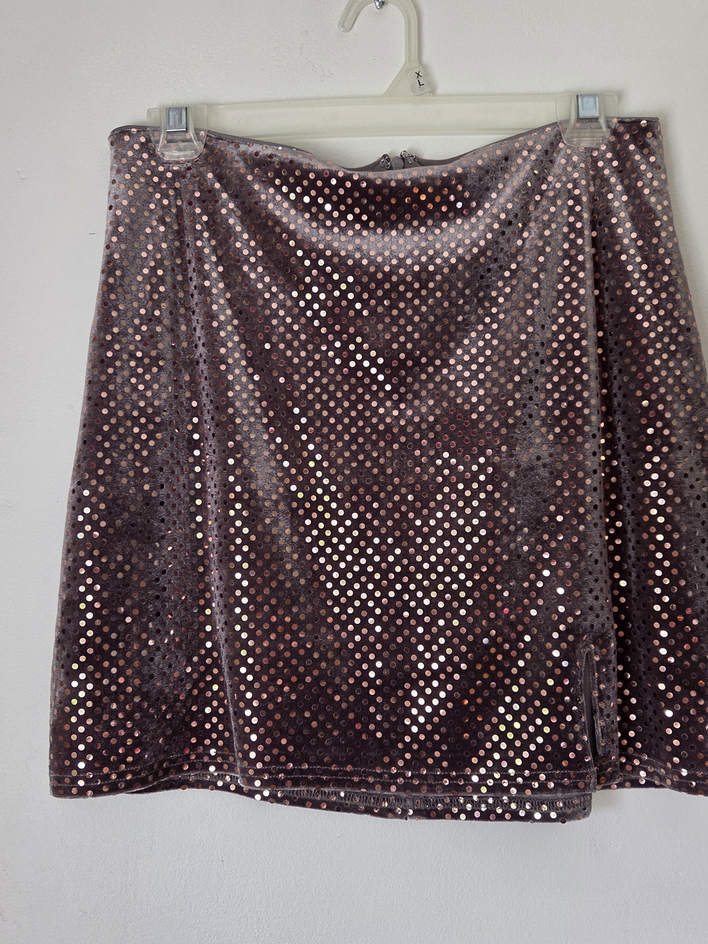 Le Lis Rose Gold Sequin Velvet Mini Skirt NWT M Holiday Party Lined Slit
